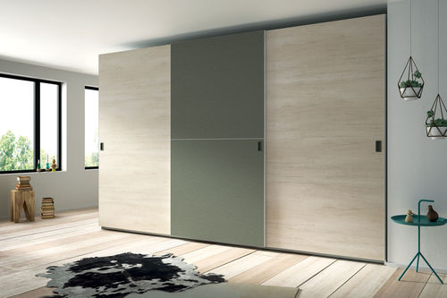 Armadio contemporaneo - HORIZON - Lagrama - in legno / in metallo / a porte scorrevoli