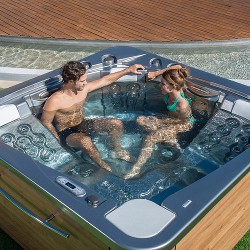 Spa fuoriterra - ATLANTIDA 70 - ASTRALPOOL - quadrata / 5 posti / in acrilico