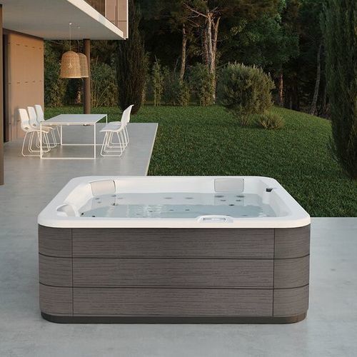 Spa fuoriterra - MALEA - ASTRALPOOL - quadrata / 5 posti / in legno