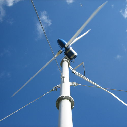 Piccolo generatore eolico ad asse orizzontale - PASSAAT - Fortis Wind Energy - tripala
