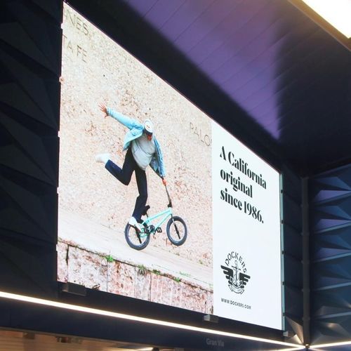 Schermo di proiezione a muro - JCDecaux - Mobilier Urbain - elettrico / multiformato / con trasparenza acustica