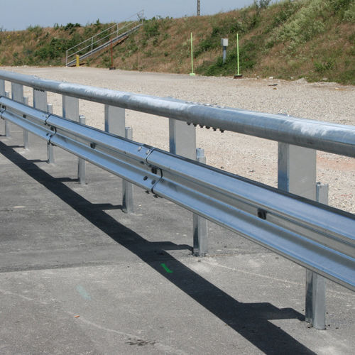 Barriera stradale in acciaio - BH0+ - Aximum