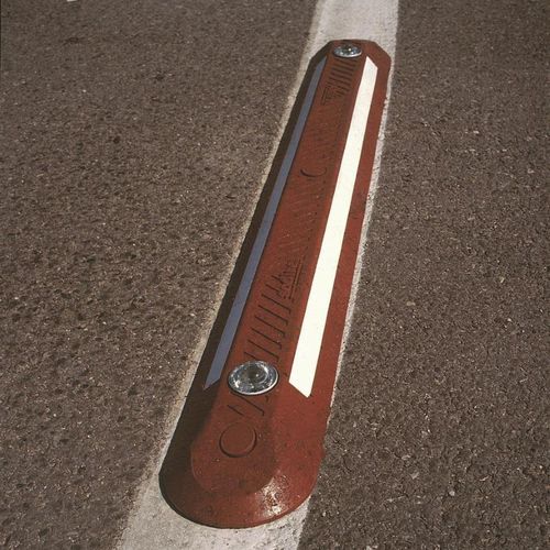 Borchia per segnaletica orizzontale per bicicletta - VELOCITE - Aximum - segnapasso