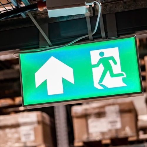 Illuminazione di emergenza da soffitto - Chubb - rettangolare / LED / fluorescente compatta