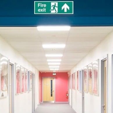 Cartello segnaletico per porta - Chubb - da parete / in acciaio / di orientamento
