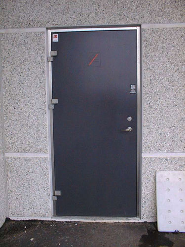 Porta industriale battente - MH0601B - DAN-doors - in metallo / automatica / semivetrata