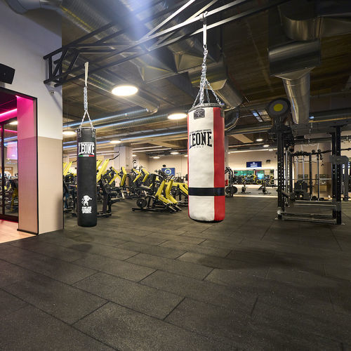 Pavimentazione sportiva da interno - DROPTILE BLACK - Tarkett Sports Indoor - in elastomero / in poliuretano / in EPDM