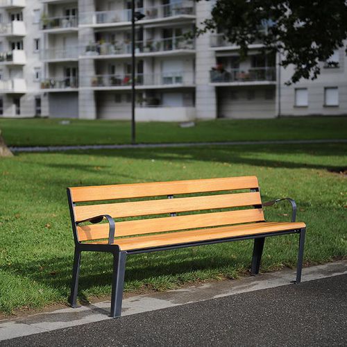 Panca per spazi pubblici contemporanea - SYMBIOS - HUSSON INTERNATIONAL - in legno di latifoglie / in acciaio / in plastica riciclata