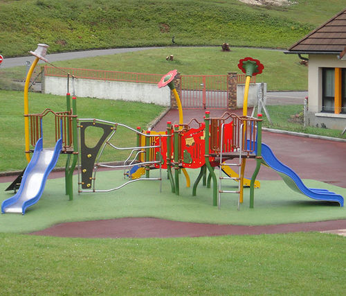 Struttura ludica per parco giochi - PICCOLO 5 CARTOON : JPX-0027 - HUSSON INTERNATIONAL - in plastica / in acciaio / in HPL