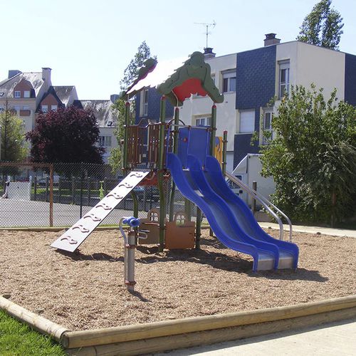 Struttura ludica per parco giochi - CAMELEO 2 CARTOON : JCX-0010 - HUSSON INTERNATIONAL - in plastica / in acciaio / in HPL