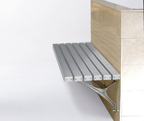 Panca per spazi pubblici contemporanea - BS15 CANTILEVERED - botton & gardiner urban furniture - in ghisa di alluminio / a muro