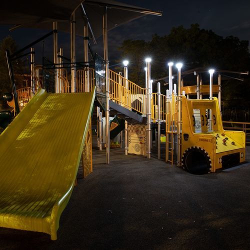 Struttura ludica con LED integrati - PLAYSOLEIL™   - PLAYWORLD - per parco giochi / in metallo / con copertura
