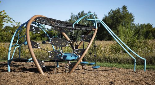 Struttura ludica per parco giochi - Quantis® A.2 - LANDSCAPE STRUCTURES - in acciaio galvanizzato / in acciaio con rivestimento a polvere / in polietilene