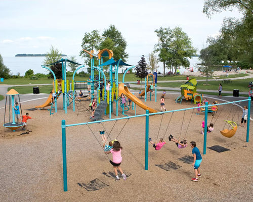 Struttura ludica per parco giochi - Design 7162 - LANDSCAPE STRUCTURES - in acciaio con rivestimento a polvere / in polietilene / in plastica riciclata