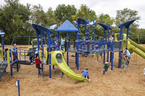 Struttura ludica per parco giochi - PlayBooster - Design 7525 - LANDSCAPE STRUCTURES - in acciaio / in acciaio con rivestimento a polvere / in polietilene