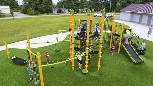 Struttura ludica per parco giochi - PlayBooster Netplex - Design 7242 - LANDSCAPE STRUCTURES - in acciaio / in acciaio con rivestimento a polvere / in polietilene