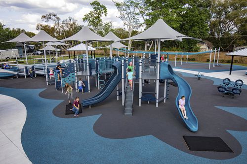 Struttura ludica per parco giochi - Cannary Park - Design 6866 - LANDSCAPE STRUCTURES - in acciaio inossidabile / in acciaio con rivestimento a polvere / in plastica riciclata