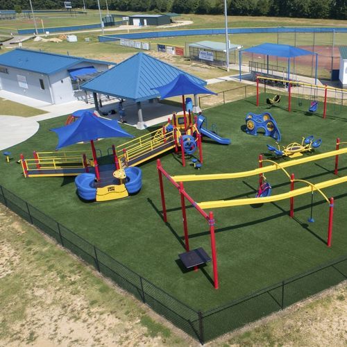 Struttura ludica per parco giochi - Miracle League of Monticello - Design 7336 - LANDSCAPE STRUCTURES - in acciaio inossidabile / in acciaio con rivestimento a polvere / in polietilene