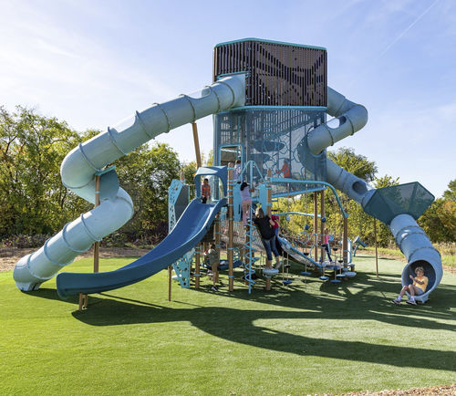 Struttura ludica per parco giochi - Volo Aire™ - LANDSCAPE STRUCTURES - per spazi pubblici / in polietilene / in acciaio con rivestimento a polvere