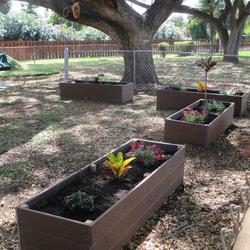Fioriera in calcestruzzo - RAISED  - progressive design playgrounds - in legno / in plastica / in plastica riciclata