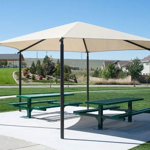 Ombrellone esagonale - HIP SHADE - progressive design playgrounds - palo centrale / in tessuto / in legno