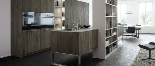Cucina contemporanea - CLASSIC-FS | XYLO - LEICHT - in rovere / in legno massiccio / con isola