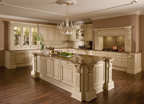 Cucina in stile - VERSAILLES-DE-LUXE - LEICHT - in legno / con isola / con impugnature