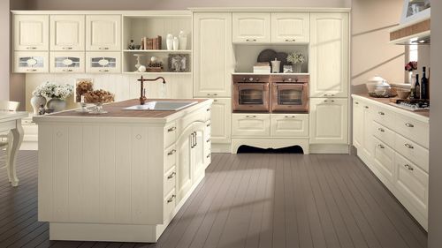 Cucina classica - VERONICA - CUCINE LUBE - in legno / con isola / con impugnature