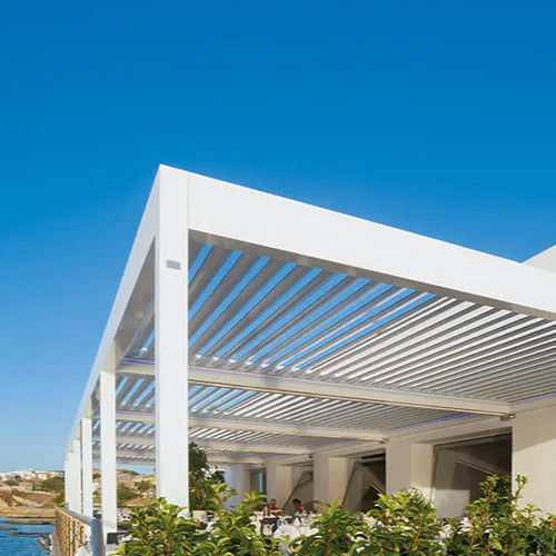 Pergola addossata - PORTO TORRES - ITALY - Gibus SPA - in metallo / a lamelle frangisole / su misura
