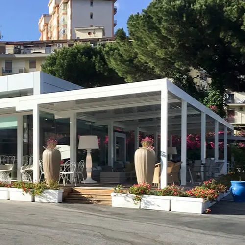 Pergola addossata - NORAHS - Gibus SPA - in metallo / a lamelle frangisole / su misura