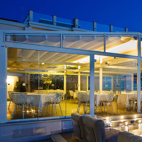 Pannello in vetro di sicurezza - ART HOTEL VILLA FIORELLA - Gibus SPA - strutturale / laminato / trasparente