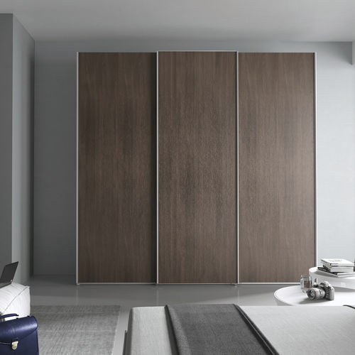 Armadio contemporaneo - 387 - TUMIDEI - in alluminio anodizzato / in melaminico / a porte scorrevoli