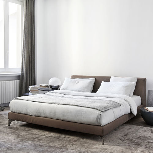 Letto matrimoniale - LOUIS UP - MERIDIANI - contemporaneo / imbottito / con testiera