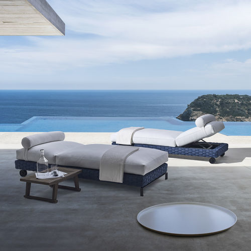 Lettino prendisole contemporaneo - Ray - B&B Italia - in tessuto / in alluminio verniciato / in polietilene