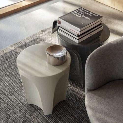 Tavolo d'appoggio contemporaneo - Colosseo - B&B Italia - in MDF / con base in poliuretano / rotondo
