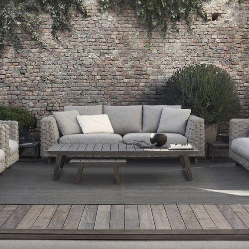Divano contemporaneo - Ray Natural - B&B Italia - da giardino / in tessuto / con braccioli