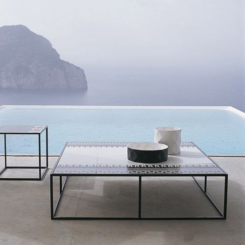 Tavolino basso contemporaneo - Canasta - B&B Italia - in gres porcellanato / con supporto in alluminio / con supporto in acciaio verniciato
