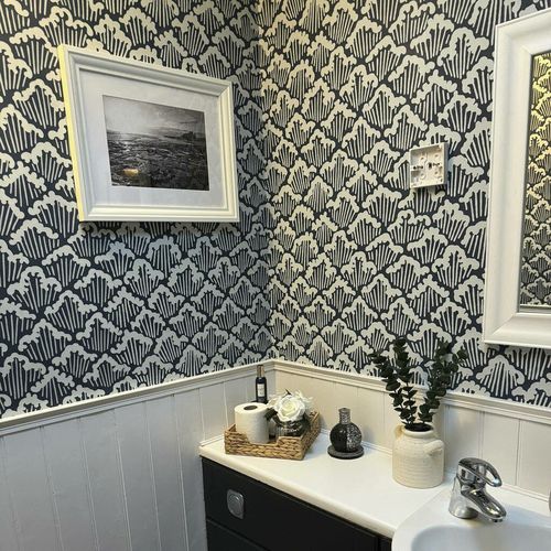 Carta da parati contemporanea - ARANAMI series - Farrow & Ball - con motivi geometrici / blu / verde