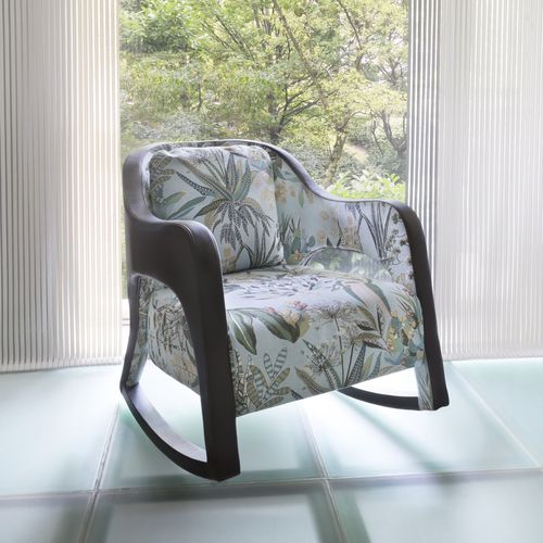 Poltrona contemporanea - PRINCESSE - HUGUES CHEVALIER - in tessuto / in legno / multicolore