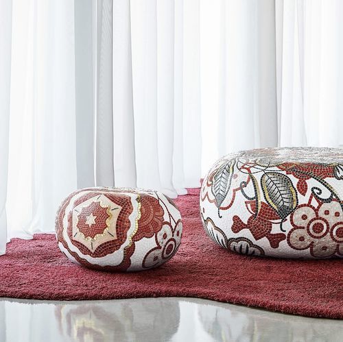 Pouf contemporaneo - KAROLINA - BISAZZA - in calcestruzzo / ovale / da esterno