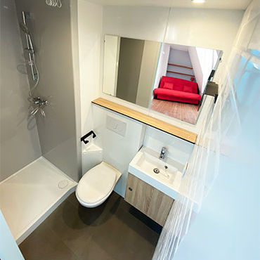 Bagno contemporaneo - HYOTIS - BAUDET SA - in poliestere / per studentato / prefabbricato