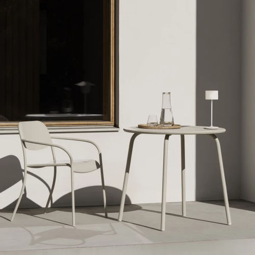 Tavolo da bistrot contemporaneo - YUA - Blomus - in acciaio con rivestimento a polvere / in acciaio galvanizzato / con supporto in acciaio galvanizzato
