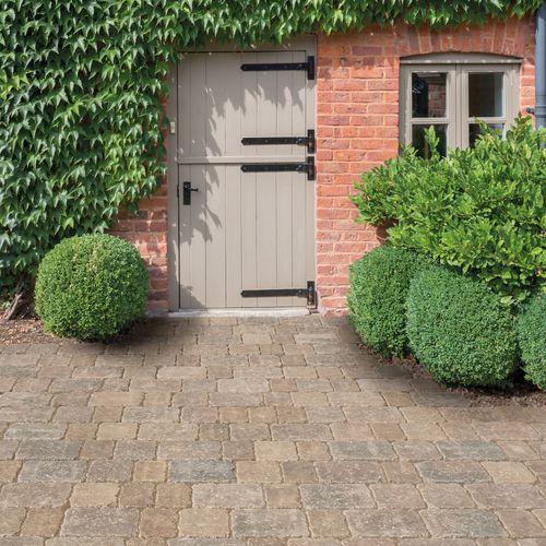 Pavé in calcestruzzo - WOBURN RUMBLED INFILTA - BRADSTONE - in pietra ricostituita / da esterno / carrabile