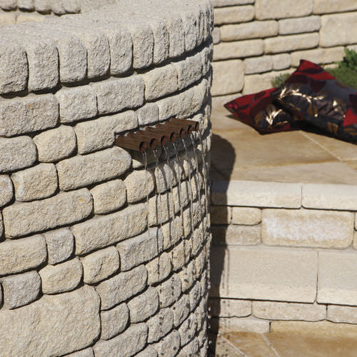 Bordura da giardino - COUNTRYSTONE - BRADSTONE - in calcestruzzo / in pietra ricostituita / in altezza