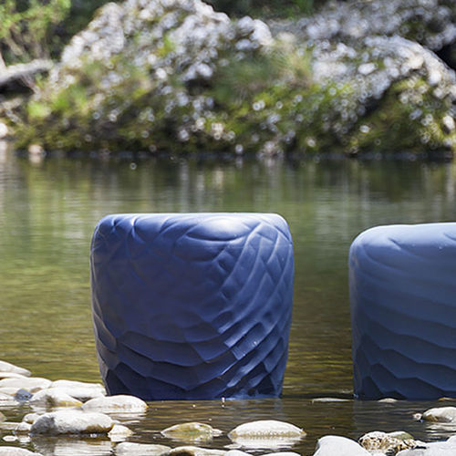 Pouf contemporaneo - RIVER  - TONON - in poliuretano / impermeabile / blu
