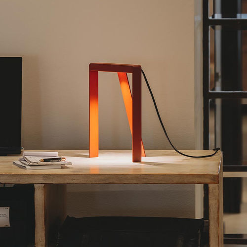 Lampada da tavolo - TEMPE - MILAN ILUMINACION - in acciaio laccato / contemporanea / con cavo