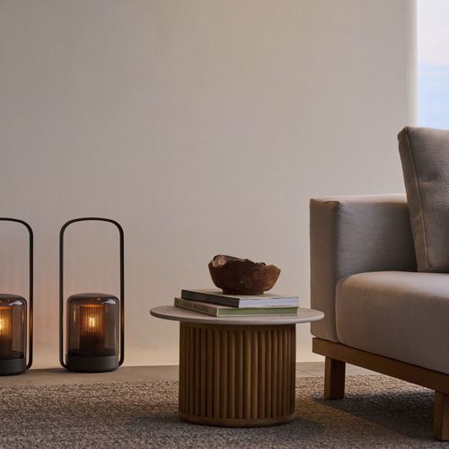 Tavolo d'appoggio design - OTTO - Tribù - in ceramica / con supporto in teak / rotondo
