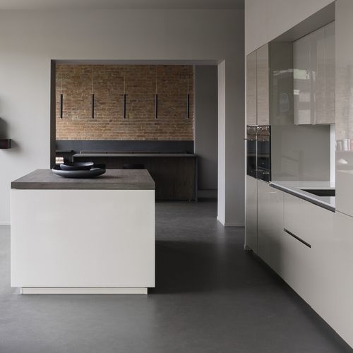 Cucina contemporanea - VIVA - MAISTRI - in HPL / con isola / a L