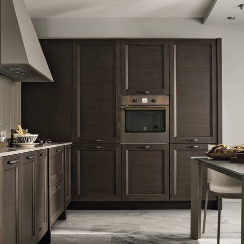 Mobile alto per cucina tradizionale - TABIA - MAISTRI - in rovere / in vetro / in melaminico