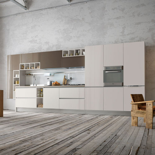 Cucina contemporanea - NEW YOUNG 2.0 - Record Cucine - in legno laccato / senza maniglie / finitura lucida